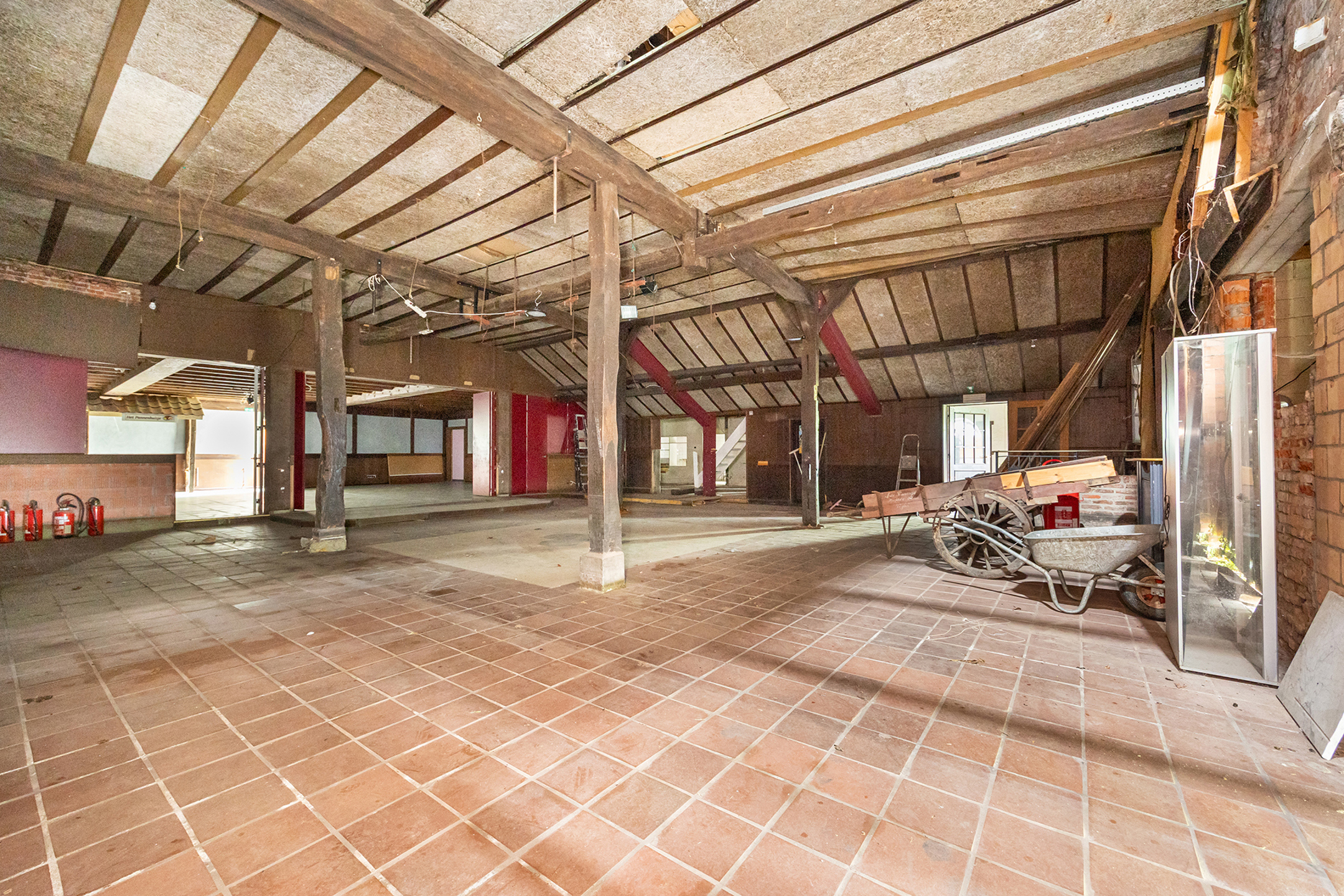 Landelijk maar centraal gelegen handelspand te Kasterlee! - foto 4