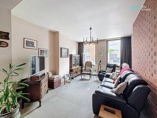 Overijse - Jezus-Eik - Charmante maison bénéficiant d’un double accès par deux rues distinctes de +/- 184m² selon le PEB, rénovée en 2020. Elle...