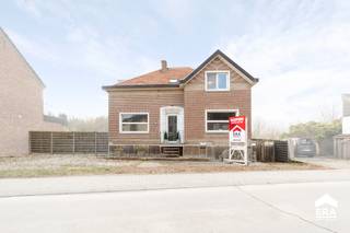 Te koop: ruime open bebouwing in Boutersem, op een topligging dicht bij de E40 en Leuven.Deze woning combineert een uitstekende bereikbaarheid met...