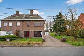  * 3 slaapkamers * Bewoonbare oppervlakte ca. 167 m²: betonnen constructie (1ste & 2de bouwlaag) * Vrijstaande garage van 96 m² + oprit voor 3 à 4...