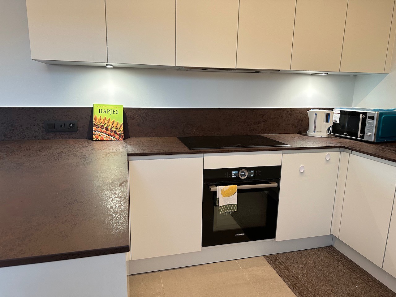 Ruim twee slaapkamer appartement te Zwijndrecht - foto 4