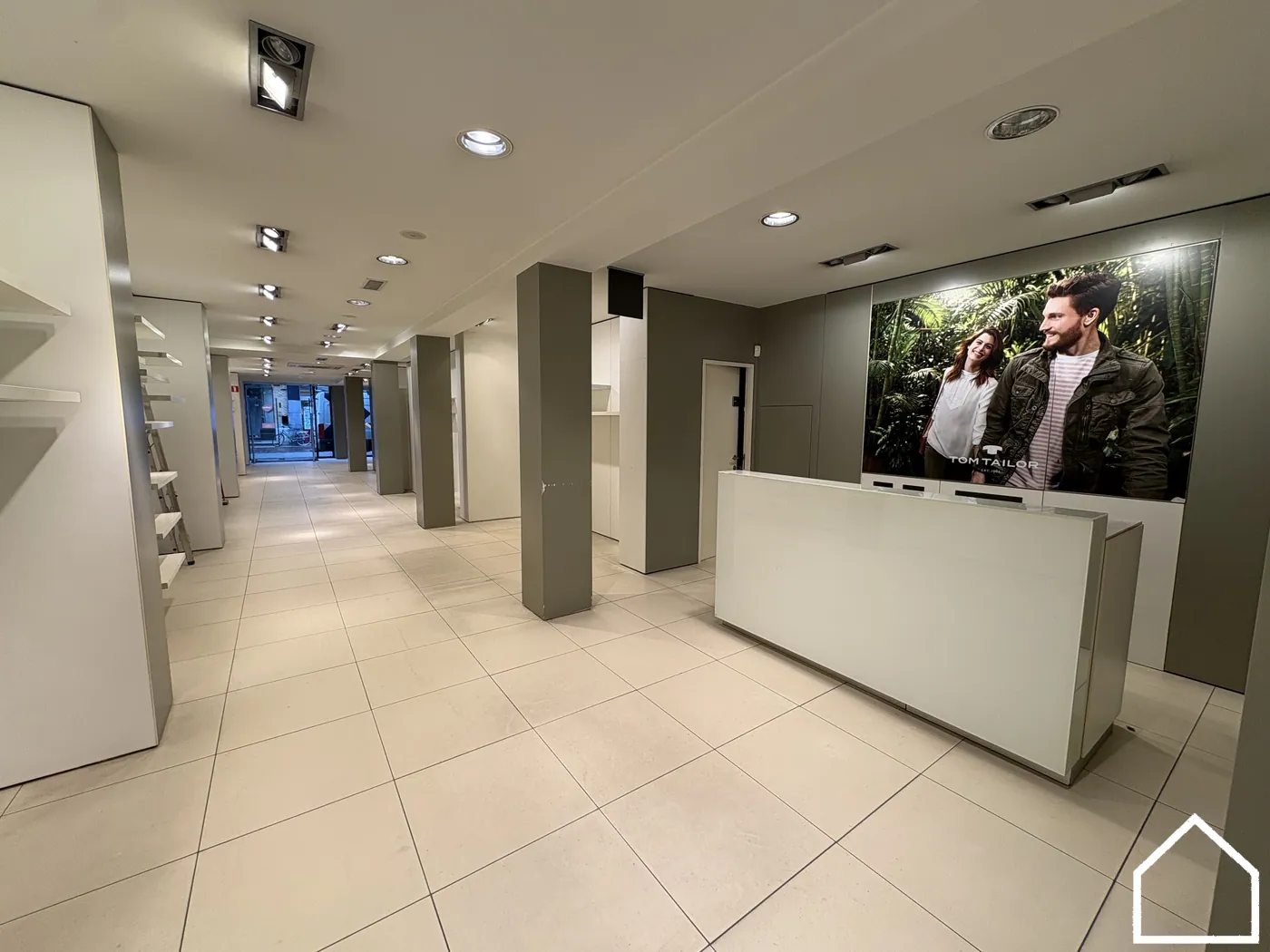 RUIM HANDELSPAND IN HET CENTRUM VAN IEPER - foto 3