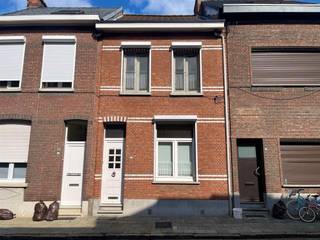 VAN DYCKSTRAAT 31 2850 BOOM:Rustig gelegen rijwoning met tuin! Deze rijwoning is gelegen in een rustige enkelrichtingstraat nabij het gemeentelijk...