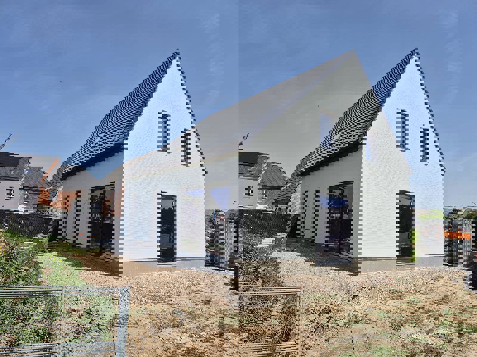 Rustig gelegen nieuwbouwwoning met 4 slpks - foto 1