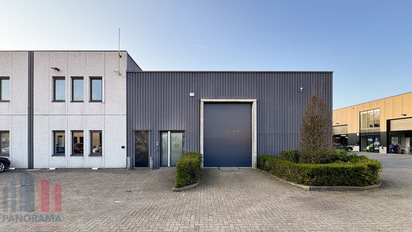 KMO-UNIT MET 515 m²  MAGAZIJN EN 267 m² INGERICHTE KANTOREN OP TOPLOCATIE - foto 4