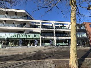 Dit moderne stijlvolle nieuwbouw appartement biedt het ultieme gemak en comfort met zijn centrale locatie en uitstekende voorzieningen zoals een...