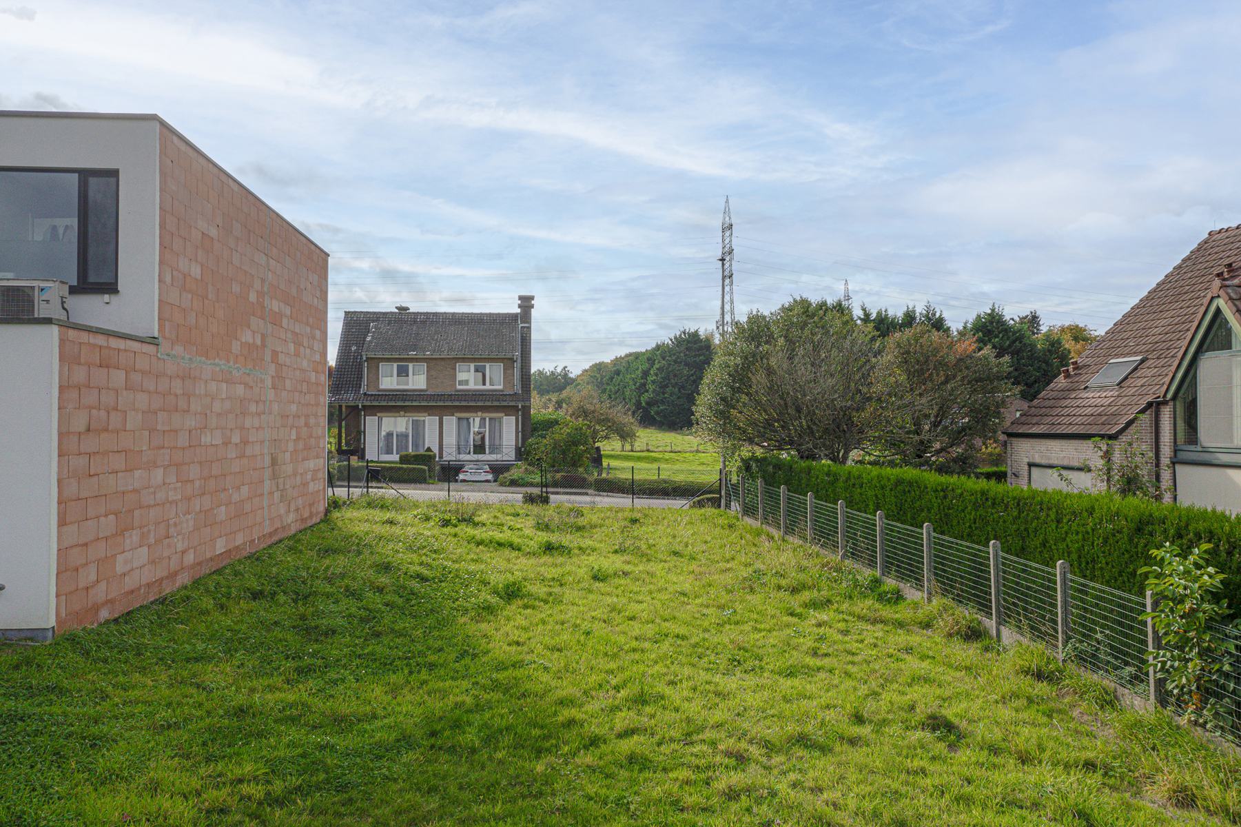 Centraal gelegen bouwgrond voor een halfopen bebouwing  - foto 2