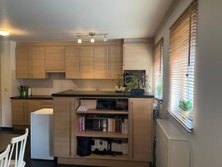 🏡 Instapklaar 1-slaapkamer appartement/studio nabij centrum Mol en op wandelafstand van het station.De leefruimte bestaat uit een ruime living in...
