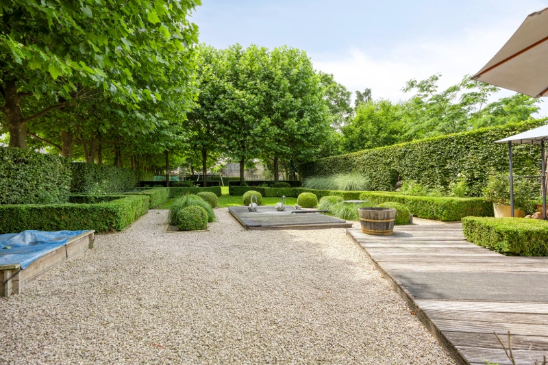 Karaktervolle woning met grote tuin en achteruitweg - foto 3