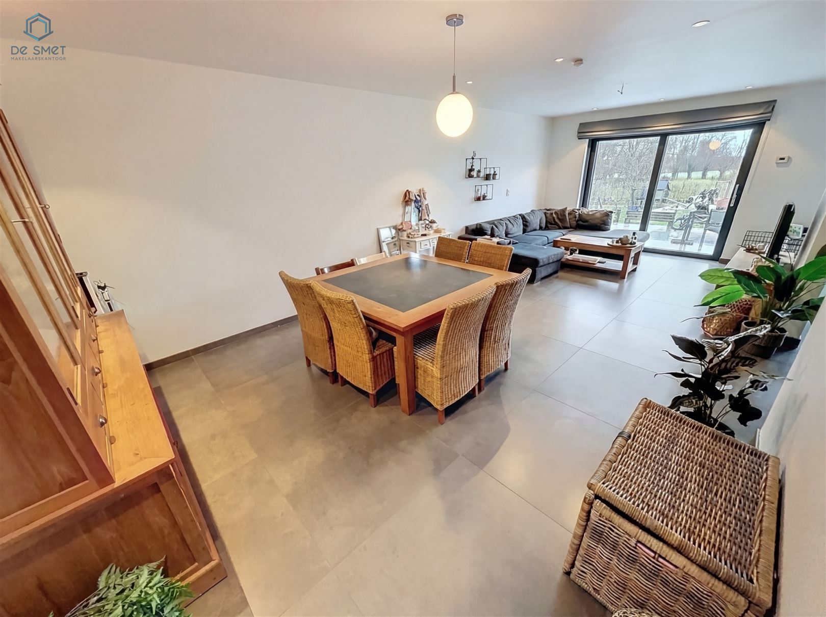 Maison neuve prête à habiter avec 3 chambres, espace commercial et grand grenier - photo 4