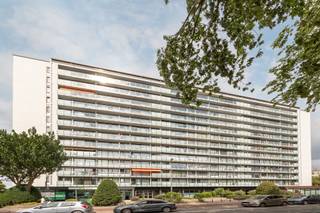 Op zoek naar een appartement met veel potentieel, vlak bij invalswegen, winkels en scholen? In deze verzorgde residentie vind je dit appartement op...