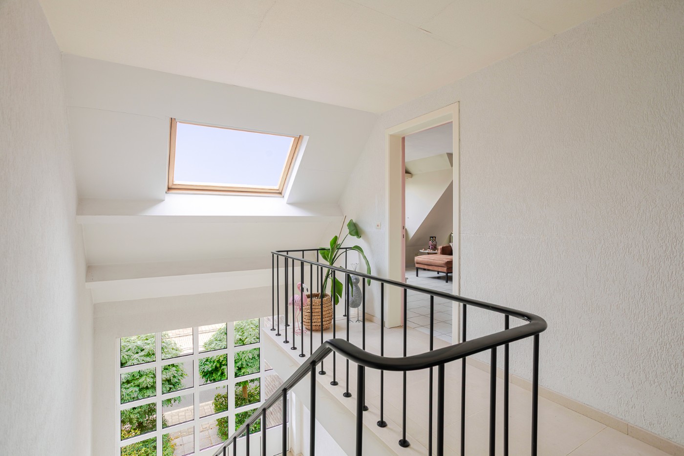 Gezellig, instapklaar dakappt. met 2 slpk. en ruim balkon - foto 2