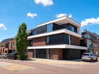 ENERGIEZUINIG, KWALITATIEF EN LUMINEUS NIEUWBOUWAPPARTEMENT MET 2 SLAAPKAMERS, TERRAS EN GROTE GARAGE1ste verdieping met lift - ligging in mooie en...
