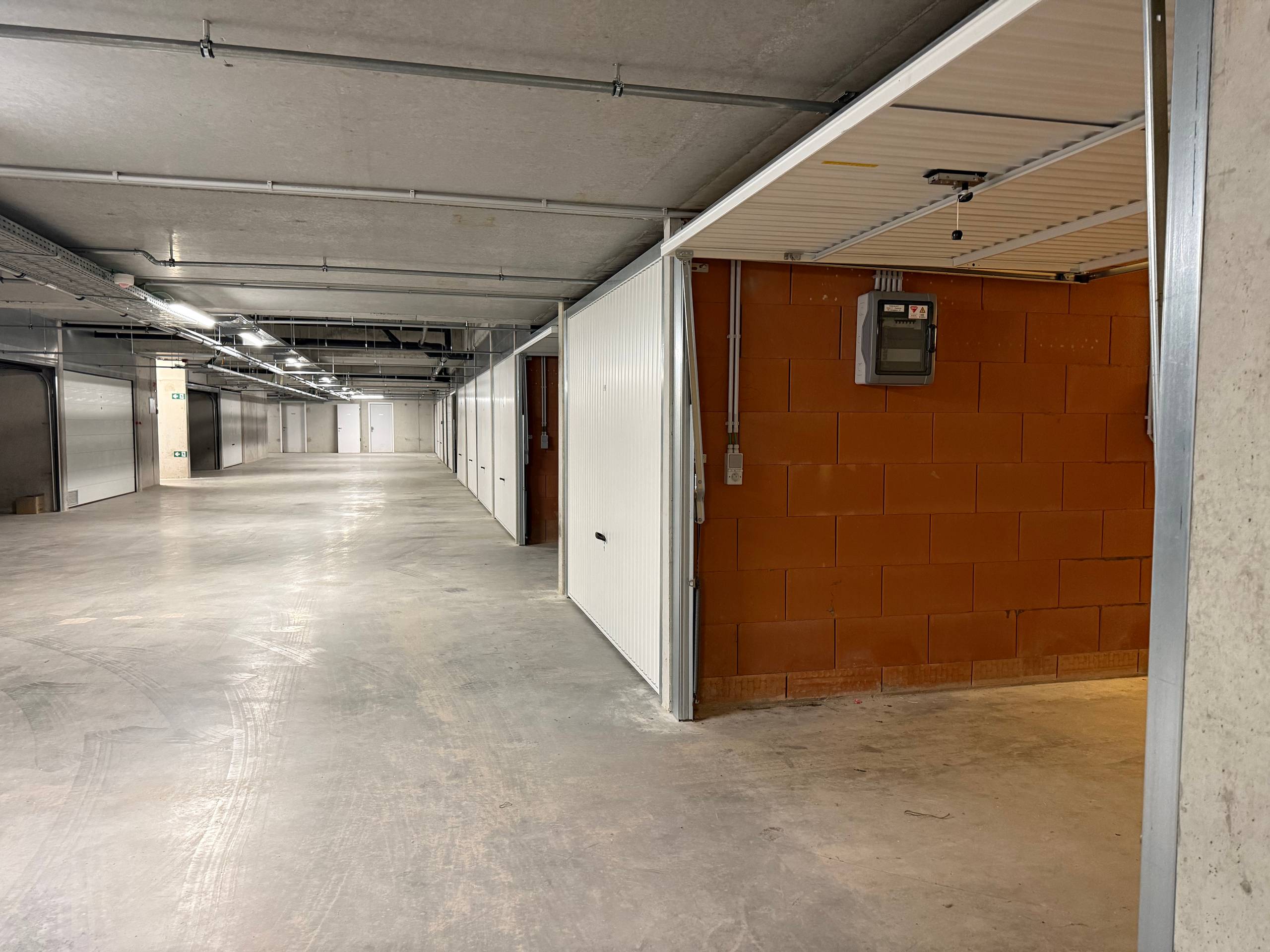 Gesloten garagebox te huur - foto 5