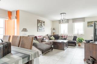 In de Sellekaertstraat 95 te Pelt bevindt zich dit verzorgde en ruime duplex appartement, gelegen in een recent en degelijk gebouw...