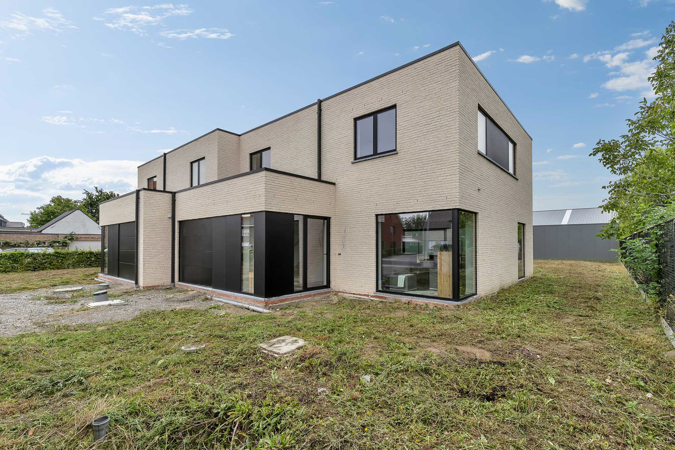 Moderne en energiezuinige koppelwoning in het centrum van Vinkt - foto 2