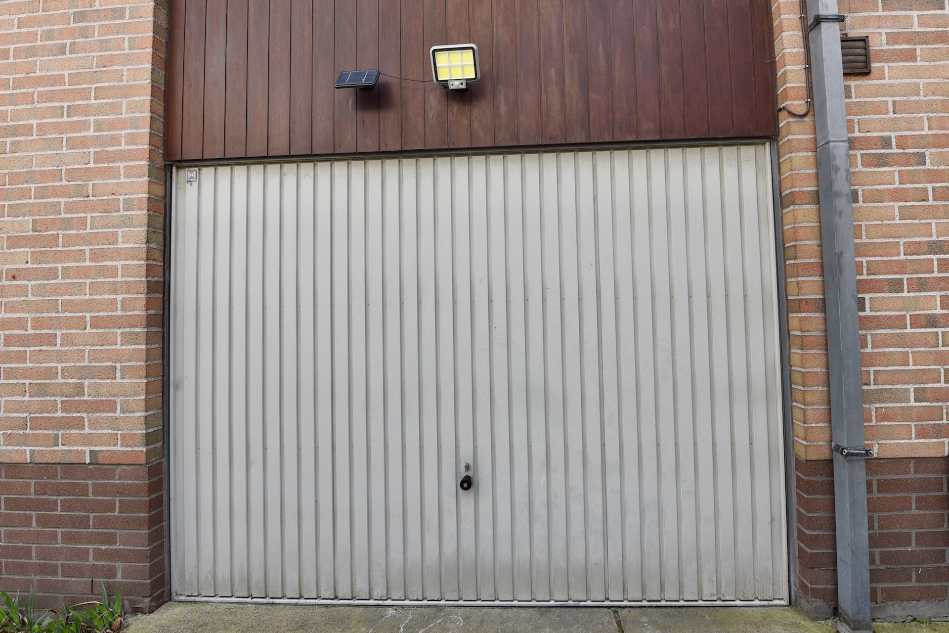 Appartementsgebouw met 2 winkels, 2 app, tuin en garage voor 585000 EUR - foto 3