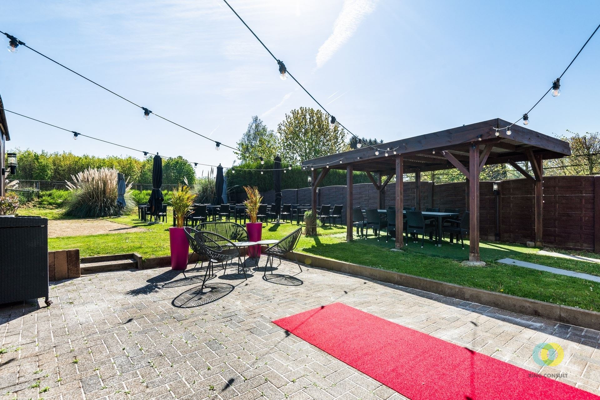 Horecazaak met grote tuin en woonst - foto 2