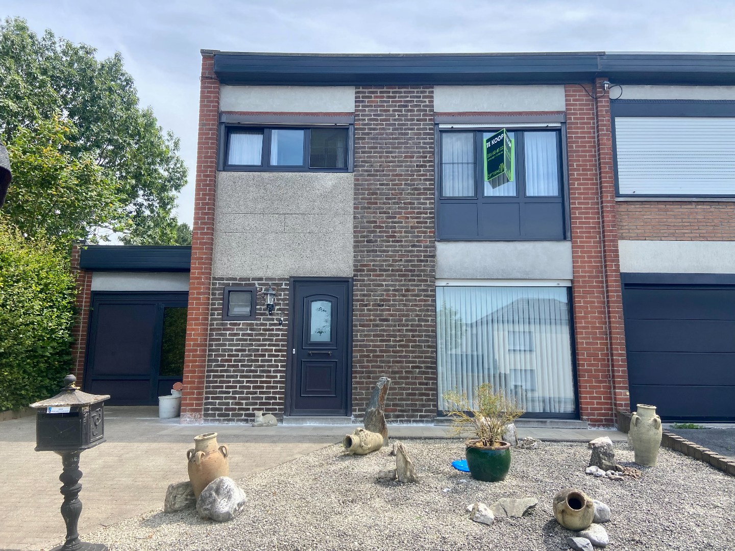 Zeer goed gelegen te renoveren gezinswoning met tuin en garage op 245 m²! - foto 1