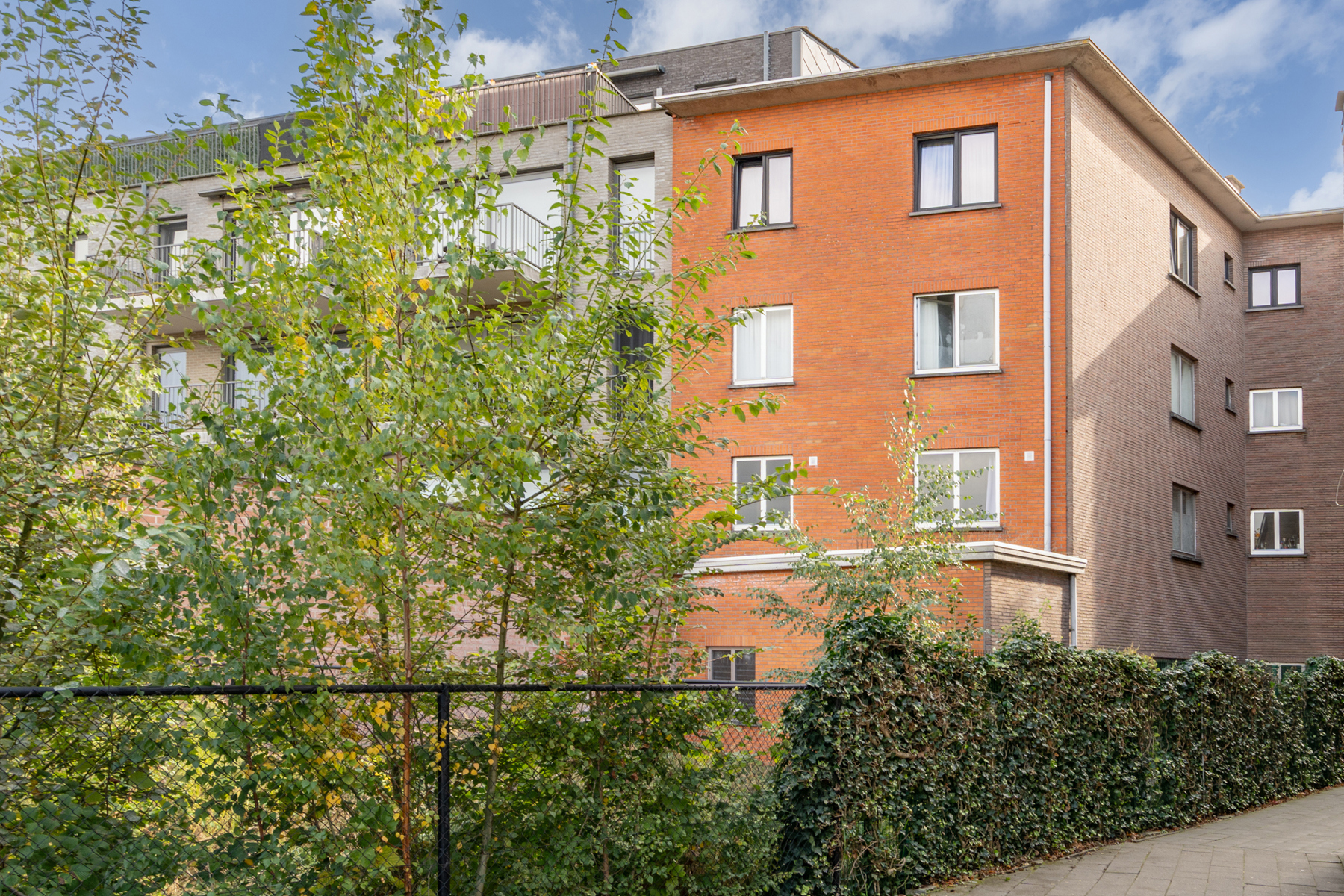 3 SLAAPKAMER APPARTEMENT MET LIFT IN CENTRUM BRASSCHAAT - foto 2