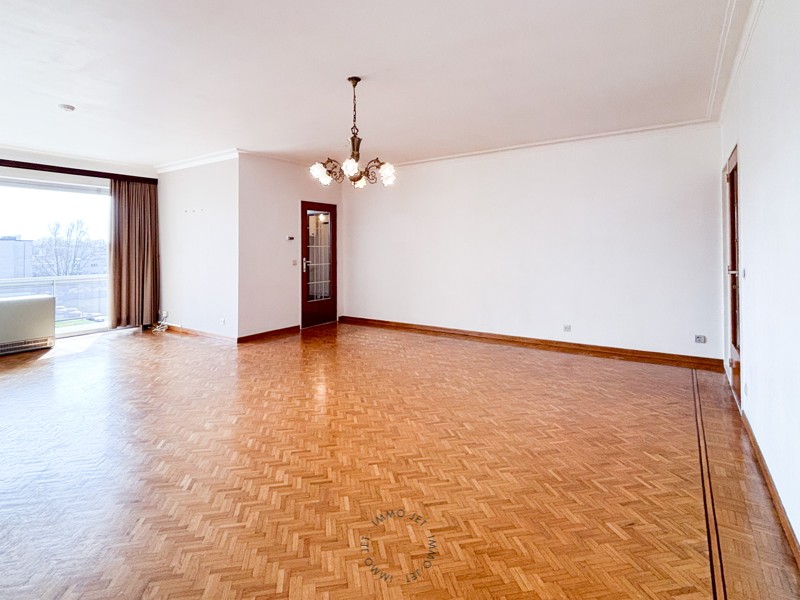 Ruim en lichtrijk appartement in hartje Beveren - foto 4