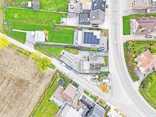 Deze charmante woning werd oorspronkelijk gebouwd in 1957 en is vrij rustig gelegen langs de Lindestraat te Nederzwalm-Hermelgem (Zwalm). Men...