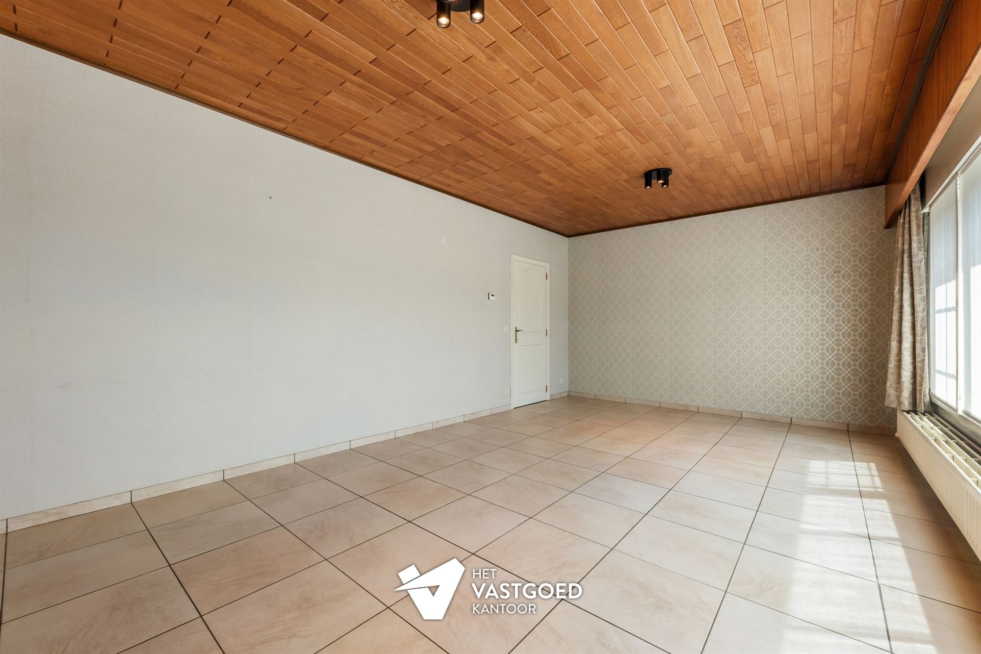 INSTAPKLARE GELIJKVLOERSE WONING OP RUSTIGE LIGGING - foto 4