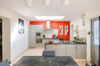 MERELBEKE-MELLE - Instapklare woning met 3 slaapkamers en garage Bent u op zoek naar een instapklare gezinswoning met ruimte, licht en praktische...