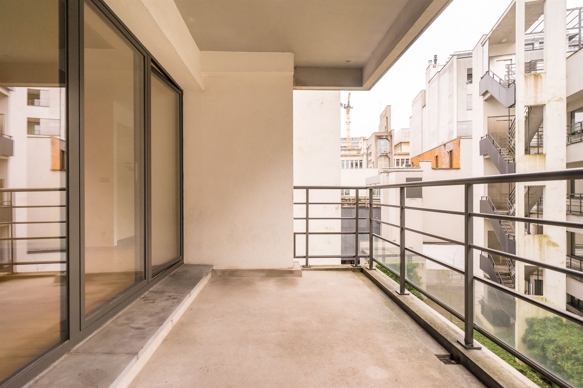 Prachtig 2 slaapkamer appartement met terras - foto 4