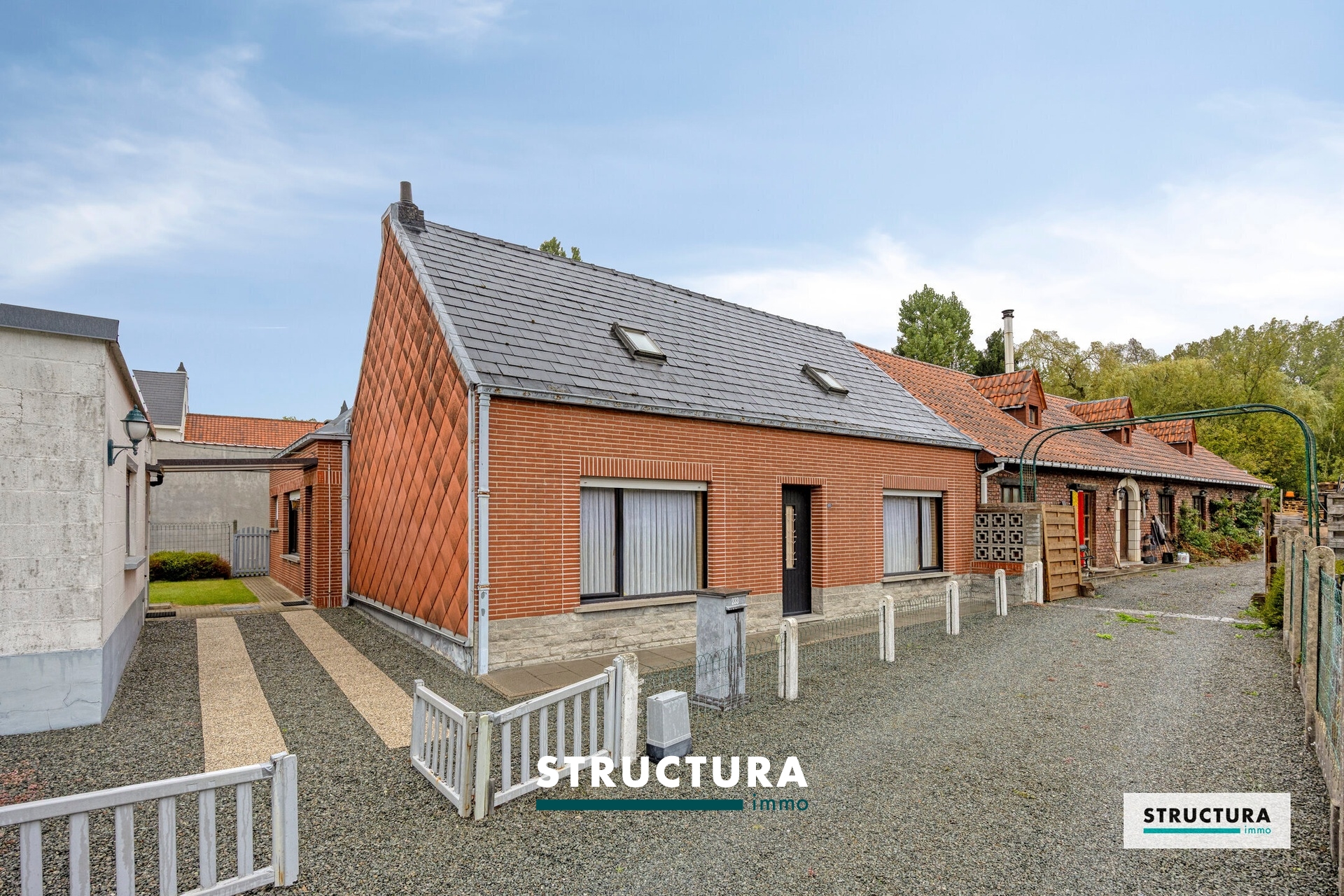 Woning met tuin en garage/atelier, gelgen in alle rust! - foto 5