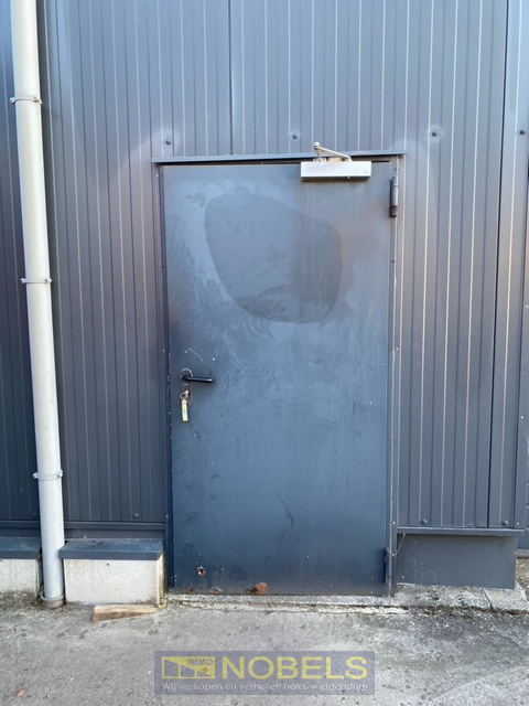Ruim geïsoleerd magazijn / werkplaats / atelier gelegen te Horebeke - foto 2