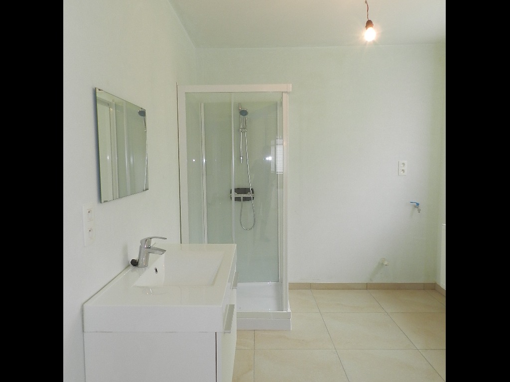Recente halfopen woning in het centrum van Nieuwkerke - foto 5