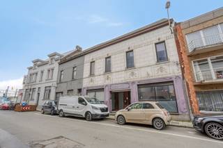 We bieden u graag een mogelijk project aan in de bruisende stationsbuurt van Denderleeuw.Op heden zijn er 3 gebouwen aanwezig onderverdeeld in een...