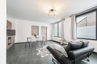 [[ DIT PAND NEEMT DEEL AAN DE ERA OPEN HUIZEN DAG OP 14/3 VAN 16:00 TOT 17:00 ]]Te koop: instapklaar halfopen appartement in Buggenhout, gelegen op...