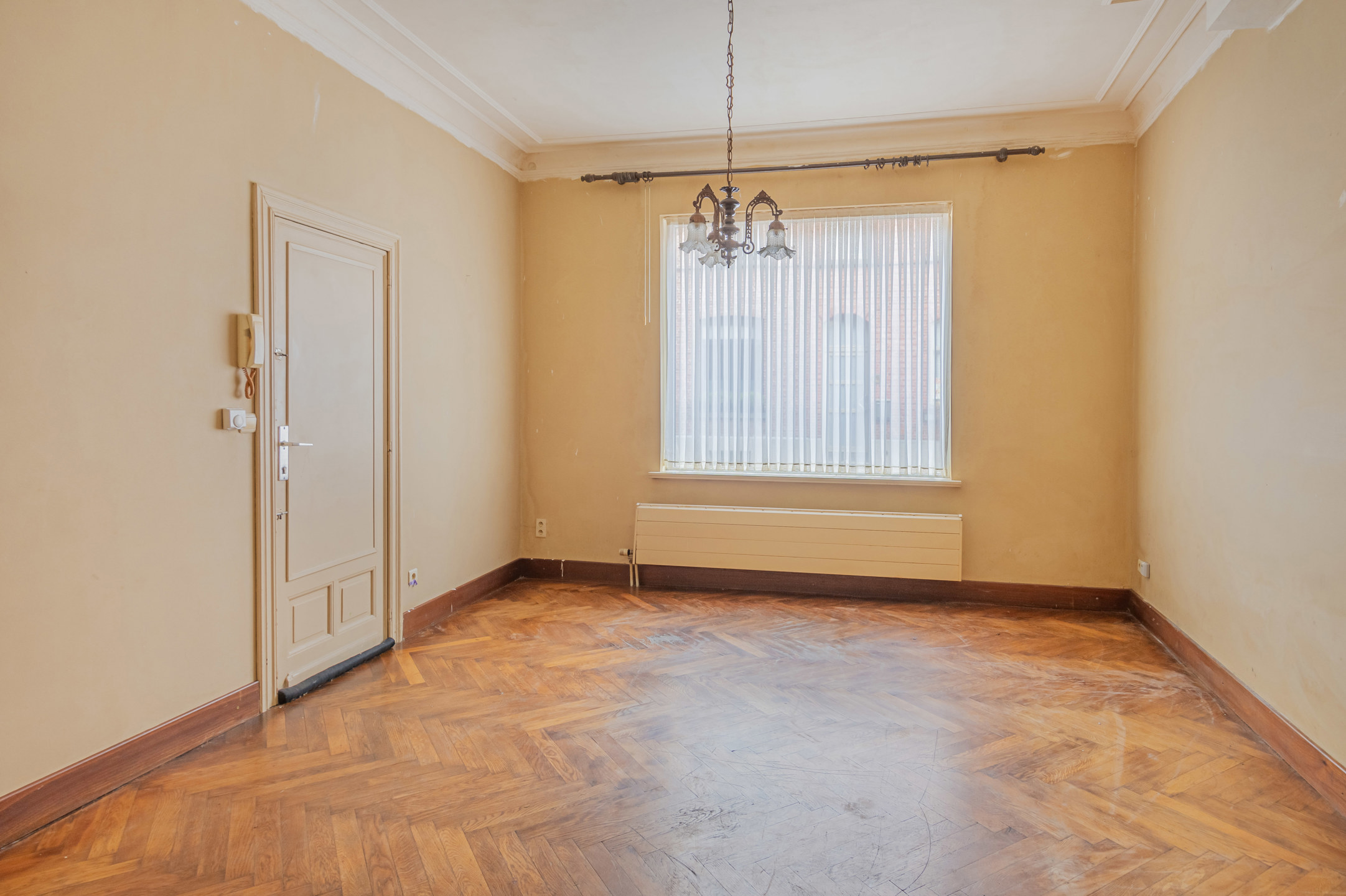 Te renoveren stadswoning met veel potentieel! - foto 4
