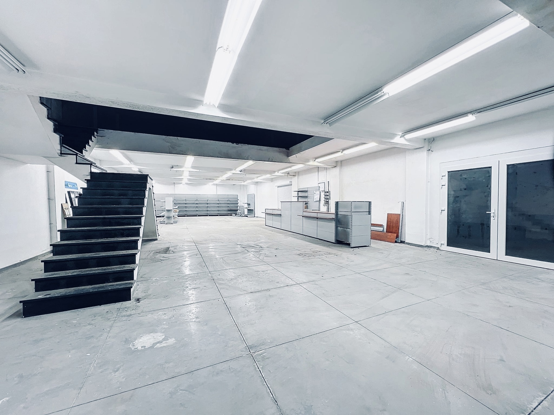 Commercial à louer à Charleroi - photo 3