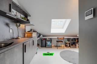 De prijs is een vanafprijs.In het bruisende en historische centrum van Brussel bevindt zich deze charmante studio, gelegen op de derde verdieping van...