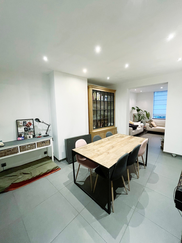 Instapklare halfopen gezinswoning met 2 slaapkamers en garage, dichtbij Ring Shopping! - photo 3