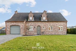 Voor meer info en foto’s, surf naar www.swevers.be – In een rustige woonwijk in Houthalen vind je deze vrijstaande woning met een...