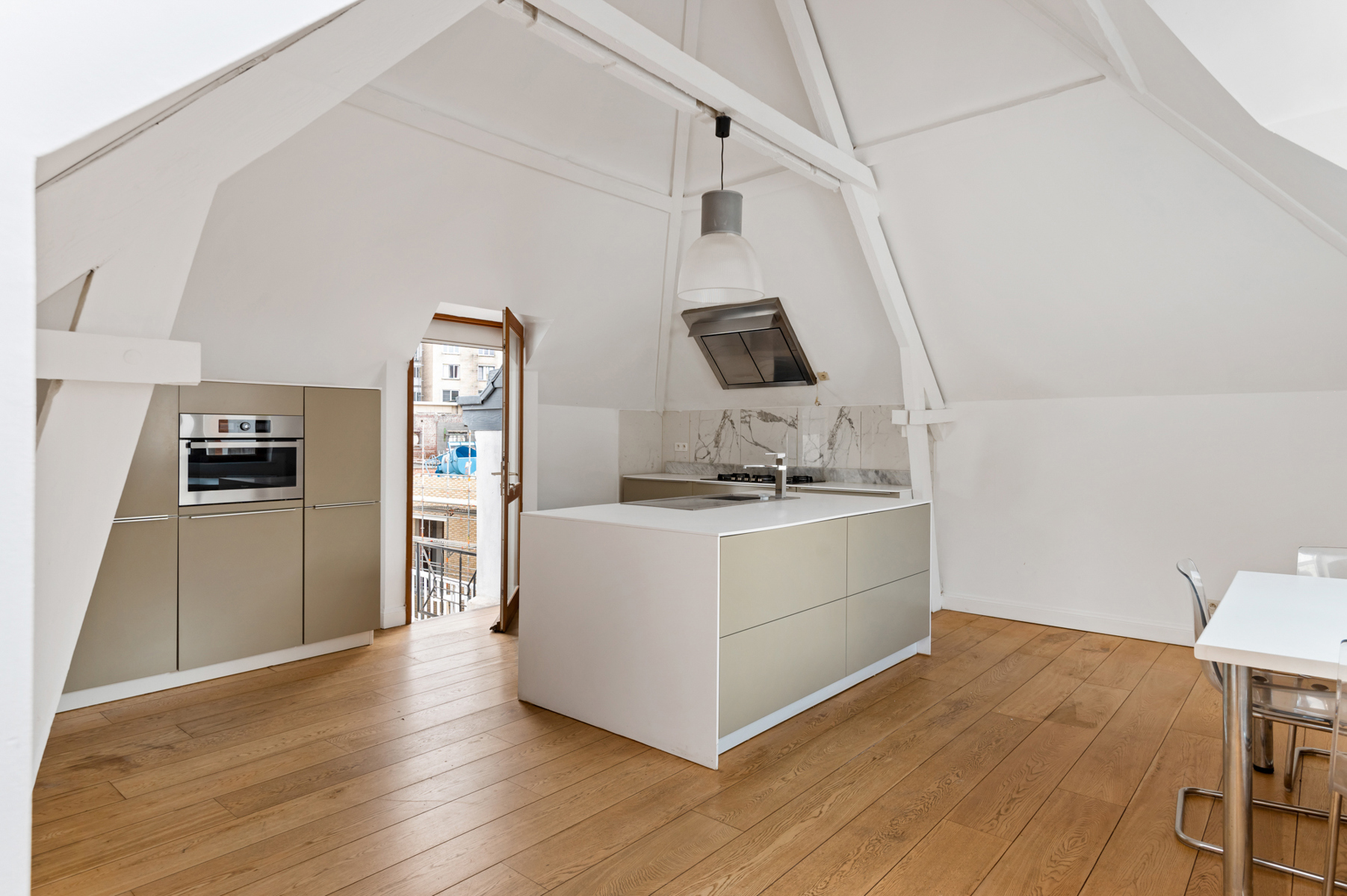 Apartment for rent in Antwerp with 4 bedrooms - photo 1