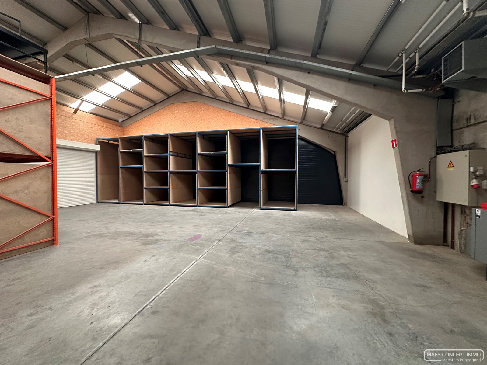 Opslagruimte van 186 m² te huur in Zwevegem - foto 2