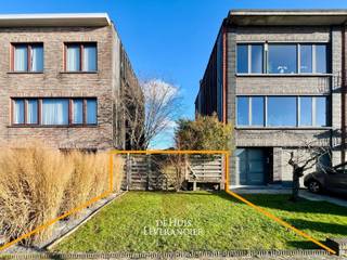 Bouwgrond te koop op een bijzonder aantrekkelijke locatie in Kontich, in een rustige woonstraat op de Ijzermaalberg.Deze grond biedt de ideale basis...