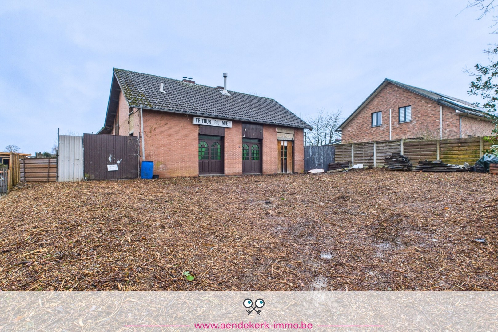 Te renoveren woning met handelsruimte en bijgebouw in Kessenich - foto 1