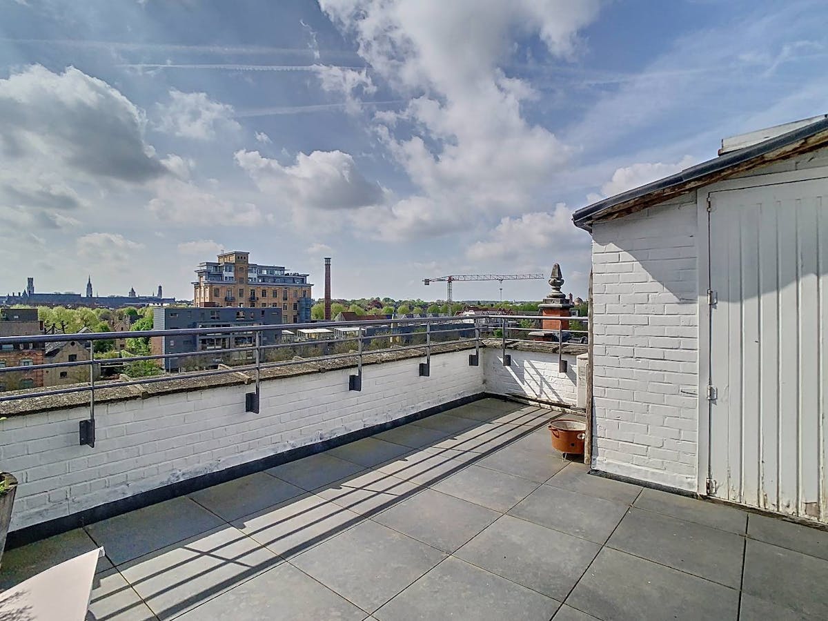 Lichtrijke studio met dubbel terras te huur in Brugge - foto 5