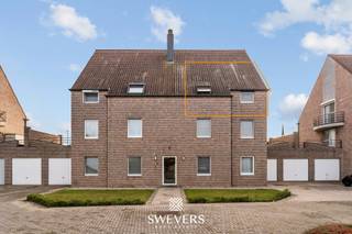 Voor meer info en foto’s, surf naar www.swevers.be – In een rustige, doodlopende straat in hartje Beringen vinden we dit goed onderhouden...