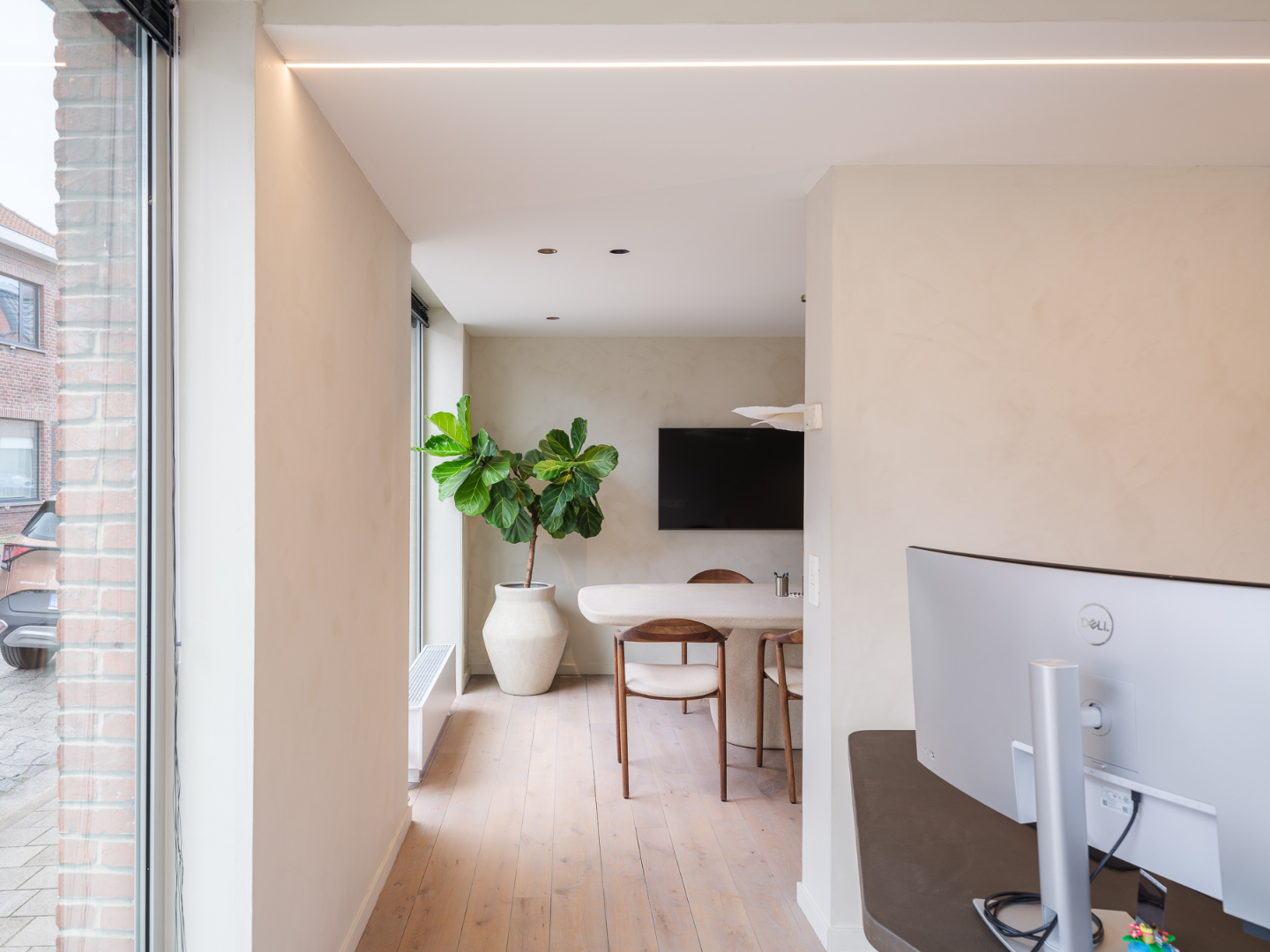Maison de commerce avec des bureaux lumineux et un spacieux logement. - photo 5