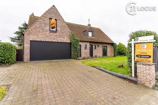 Ruime, instapklare villa met 4 slaapkamers op 1.025 m² grond in een gewilde, centrale buurt van Melsele (Beveren). Deze villa combineert...