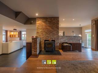 <strong>HALFVRIJSTAANDE WONING MET ZWEMVIJVER EN POOLHOUSE OP EEN PERCEEL VAN 12A49CA TE STOKKEM.<br /></strong><br /><strong>TROEVEN</strong><br />- Rustig gelegen halfvrijstaande woning op een ruim perceel van 12a49ca.<br />- Ruime woning, volledig onderkelderd en 4 slaapkamers.<br />- Aangelegde, volledig omheinde tuin met zwemvijver en poolhouse.<br />- Energielabel B. <br />- Zonnepanelen.<br /><br /><strong>KELDERVERDIEPING </strong>(10,00m x 4,55m + 11,25m x 3,20m)<br />- Volledig onderkelderd met inpandige garage met sectionale poort.<br /><br /><strong>GELIJKVLOERS</strong><br />- Inkomhal (1,40m x 1,82m = 2,55m²): tegelvloer.<br />- Woonkamer (4,55m x 5,70m + 3,35m x 2,40m = 34,34m²): gezellige zitruimte, houtkachel, doorgang naar veranda, parketvloer.<br />- Keuken (3,20m x 5,25m = 16,80m²): ingericht met onder en bovenkasten, lades, 5-pits gasvuur, mircogolf oven, combi-oven, vaatwasser, koelkast, dampkap, tegelvloer.<br />- Toilet (1,82m x 0,90m = 1,64m²): hangtoilet en lavabo, tegelvloer.<br />- Bureau (1,50m x 2,05m + 3,20m x 3,80m= 15,23m²): maatwerk ingericht met bureau en vaste onder- en bovenkasten, tegelvloer.<br />- Berging (2,00m x 1,82m + 2,20m x 1,00m = 5,84m²): lavabo, doorgang naar kelder, tegelvloer.<br />- Veranda (4,40m x 4,40m = 19,36m²): mooi zicht naar tuin, tegelvloer.<br />- Sas (1,55m x 2,05m = 3,18m²): inkom, tegelvloer.<br /><br /><strong>VERDIEPING +01</strong><br />- Overloop (4,15m x 2,00m = 8,30m²): laminaatvloer.<br />- Badkamer (3,05m x 3,05m = 9,30m²): ingericht met dubbele lavabo, onderkast met lades, inloopdouche, ligbad, toilet, tegelvloer.<br />- Slaapkamer 1 (3,60m x 4,15m + 3,20m x 1,78m = 20,63m²): slaapkamer met inloopdressing, maatkasten, laminaatvloer.<br />- Slaapkamer 2 (3,85m x 3,60m = 13,86m²): laminaatvloer.<br />- Slaapkamer 3 (3,85m x 4,15m = 15,98m²): laminaatvloer.<br /><br /><strong>VERDIEPING +02</strong><br />- Slaapkamer 4 (7,90m x 6,00m = 47,40m²): ingericht met gezellige zithoek, slaapkamer en bureau, maatwerk, lavabo, laminaatvloer.<br /><br /><strong>EXTERIEUR</strong><br />- Beklinkerde oprit met automatische toegangspoort.<br />- Carport.<br />- Inrit inpandige garage via achterzijde van de woning. <br />- Aangelegde en volledig omheinde tuin met zwemvijver.<br />- Poolhouse (7,00m x 4,00m = 28,00m²) ingericht met keuken, houtkachel, douche én toilet.<br /><br />Bekijkt u deze advertentie via een aanverwante vastgoedsite, surf dan zeker naar onze website www.N78vastgoed.be voor een uitgebreide beschrijving en foto's. Meer info: +32 (0)89 86 18 88 of info@N78vastgoed.be.