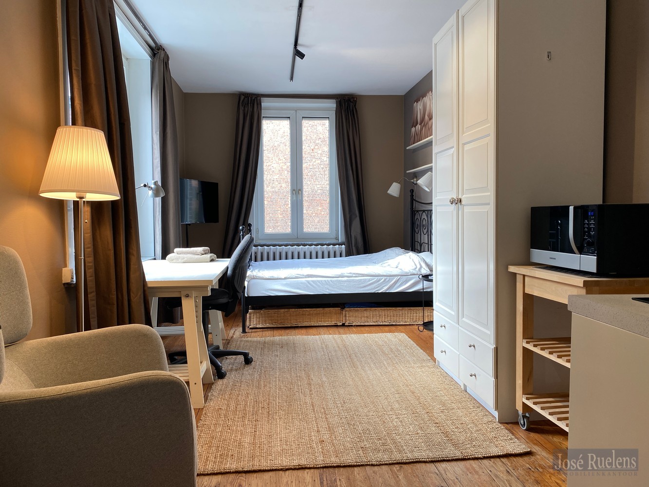 Uitstekend gelegen bemeubelde studio in Herenhuis aan het station. - foto 5