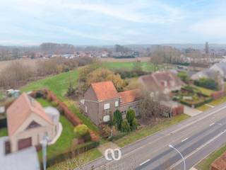 Ben jij op zoek naar een af te breken woning met uitstekend potentieel voor heropbouw op een perceel van bijna 1.500 m² in Oudenaarde? Gevonden!De...